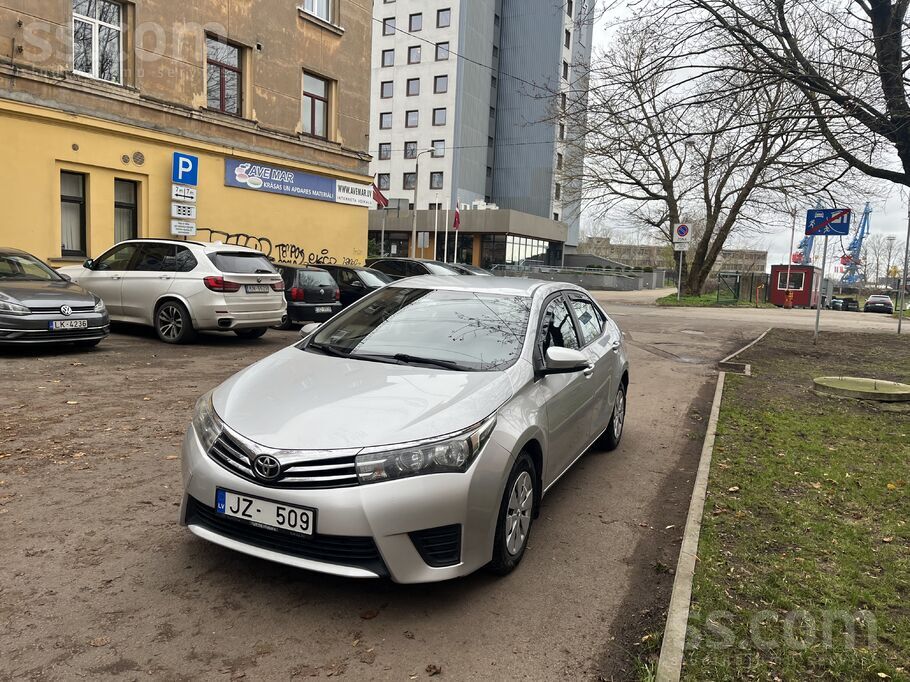 Toyota Pārdodu Toyota Corolla. 1.6 benzīns. 2015.gada