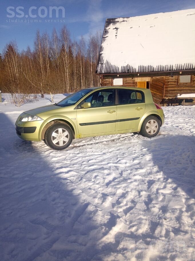 Продается автомобиль Renault Megan 1, 6, бензин мкпп5 в хорошем состоянии бы