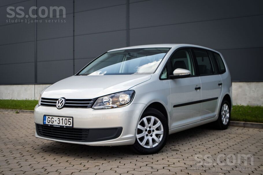 Volkswagen VW Touran ar 1.6 litru dīzeļdzinēju un manuālo tra