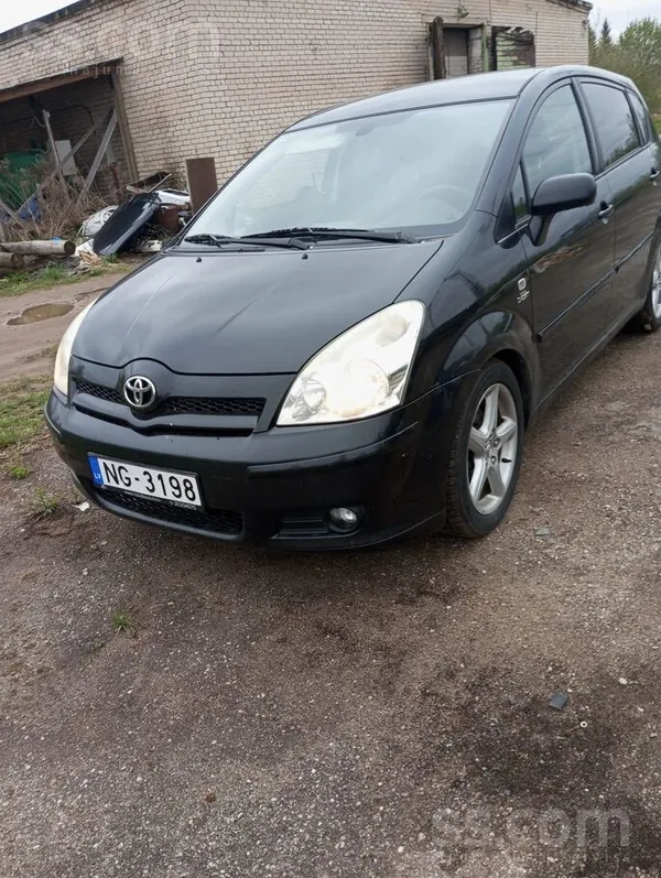 Toyota Auto labā stāvoklī, bez korozijas. Ieguldījumus ne