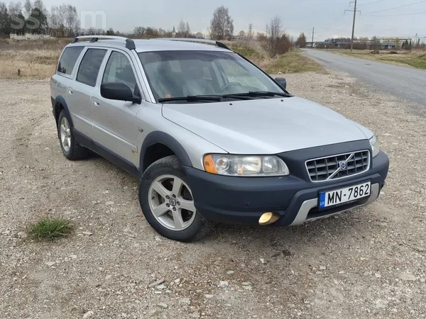 Pārdodu xc70. Ir gan defekti, gan efekti. 
2.4d (D5 136kw), 6. ātrumu manua