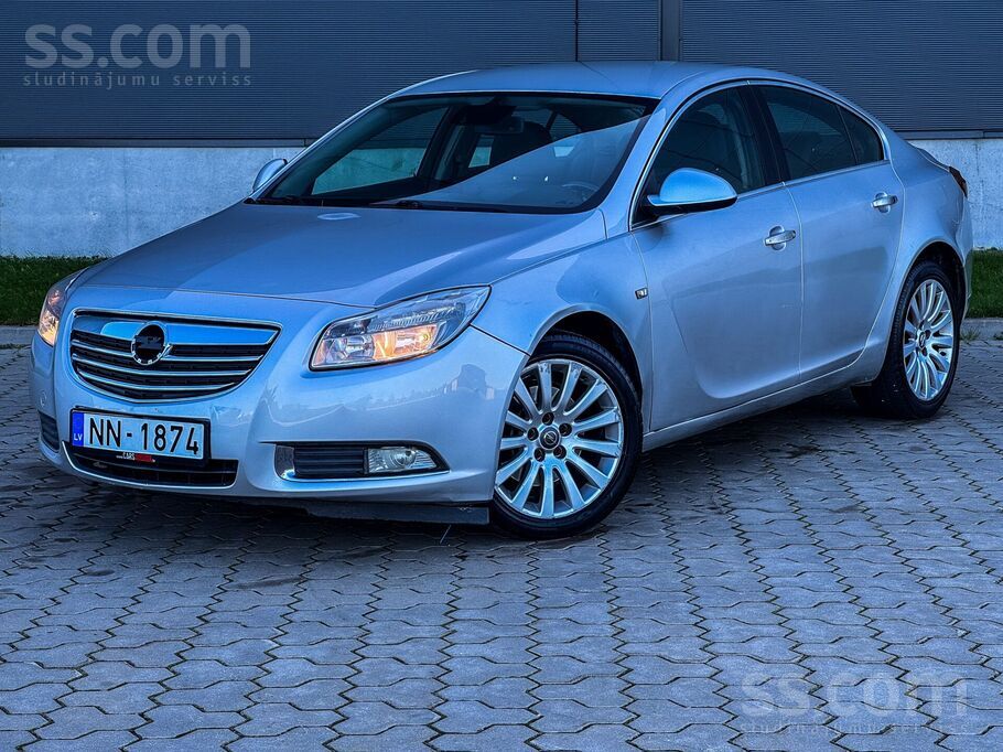 Opel Opel Insignia ar 2.0 litru dīzeļdzinēju ar automāt