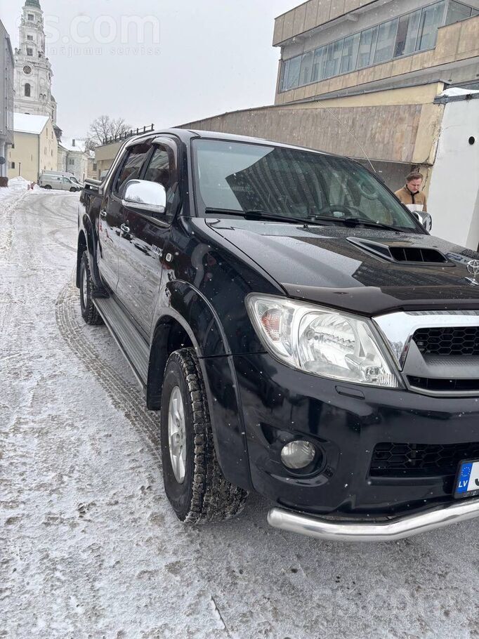Toyota Toyota Hilux 2010. gada 2.5 D-4D (88 kW) 4x4