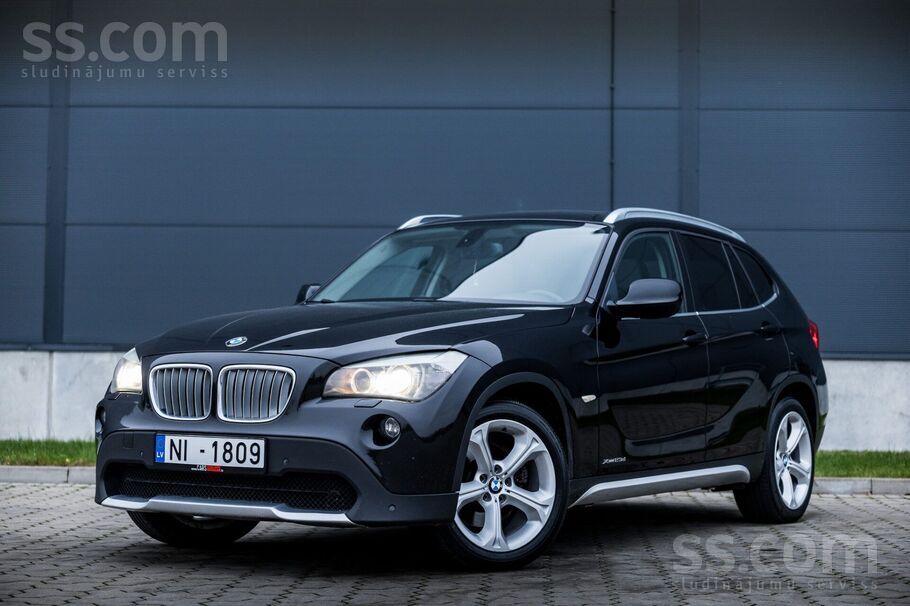 BMW BMW X1 ar 2.0 dīzeļdzinēju un manuālo transmisiju.