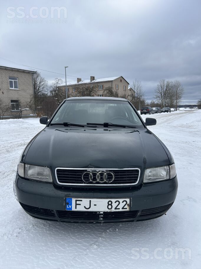 Audi Pārdodu Audi A4. Tehniskā apskate līdz 13.03.2026.