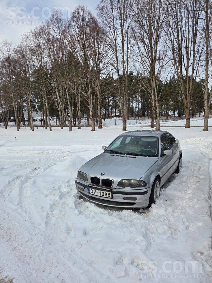 Pārdod BMW e46 323 ( ar beigtu galvas blivi un 2 gadu ceļa nodokļa paradu )