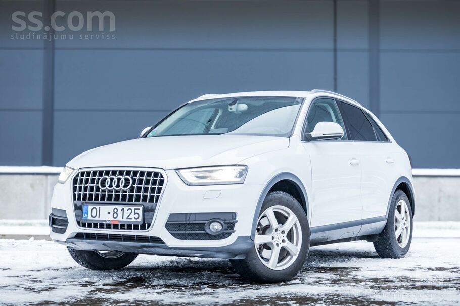 Audi Audi Q3 ar 2.0 litru benzīndzinēju un manuālo tran