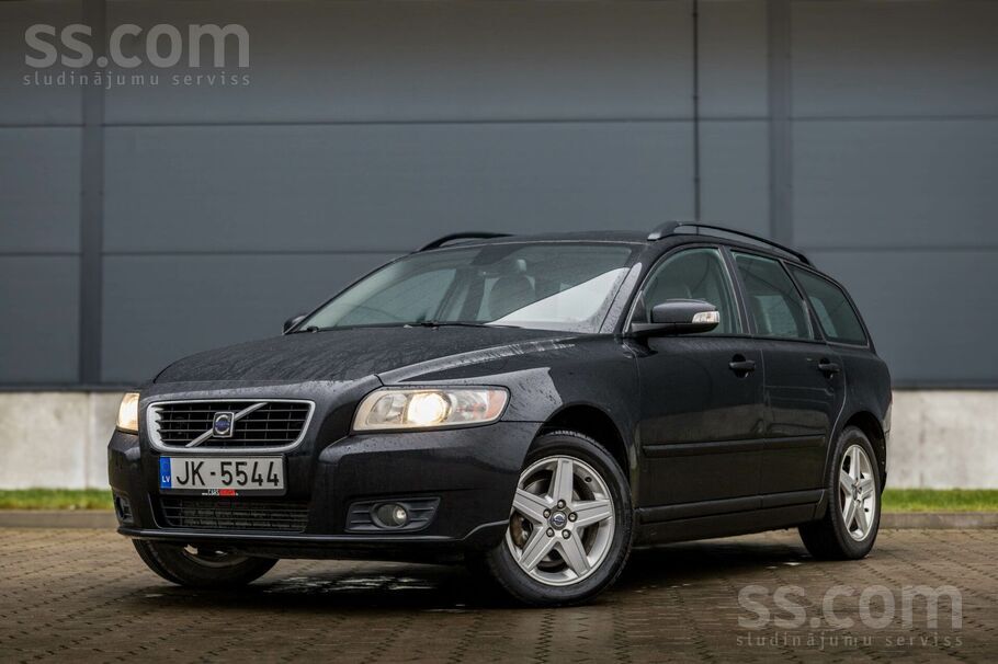 Volvo Volvo V50 ar 1.6 litru dizeļ dzinēju un manuālo tr