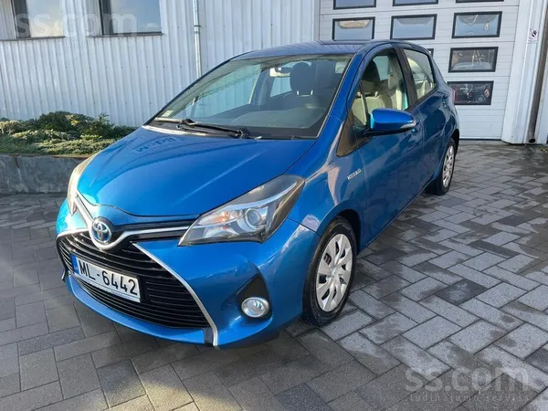 Toyota Toyota Yaris Hybrid ar 1.5 litru benzīna dzinēju u