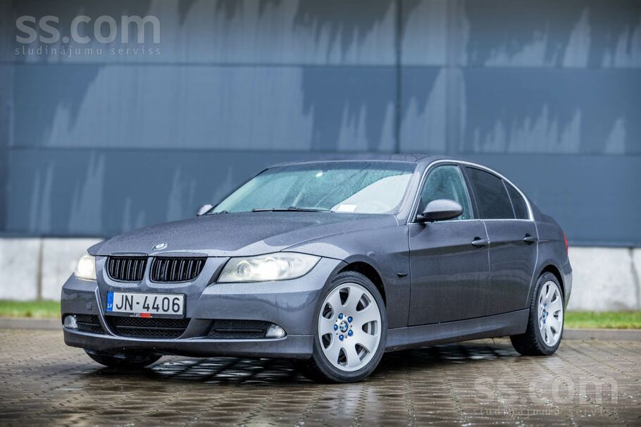BMW BMW 330D ar 2.0 litru dīzeļdzinēju un automātisko