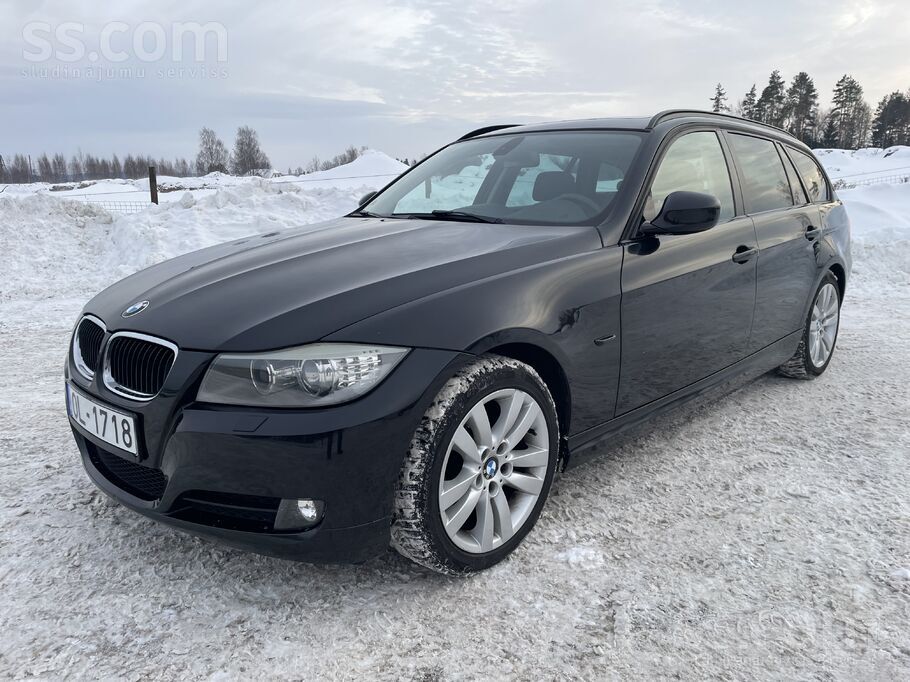 BMW BMW 320d ar 2.0d 135kw motoru un manuālo kārbu. Au