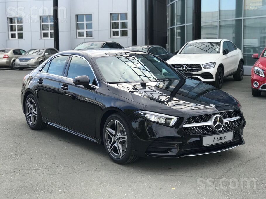 Mercedes Машина в идеальном состояние .