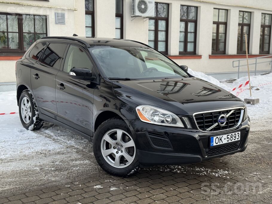 Volvo Skaists un pievilcīgs Volvo XC 60 2, 4 (5 cilindri