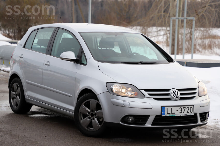 Volkswagen Pārdod labu Golf Plus automātu. 
