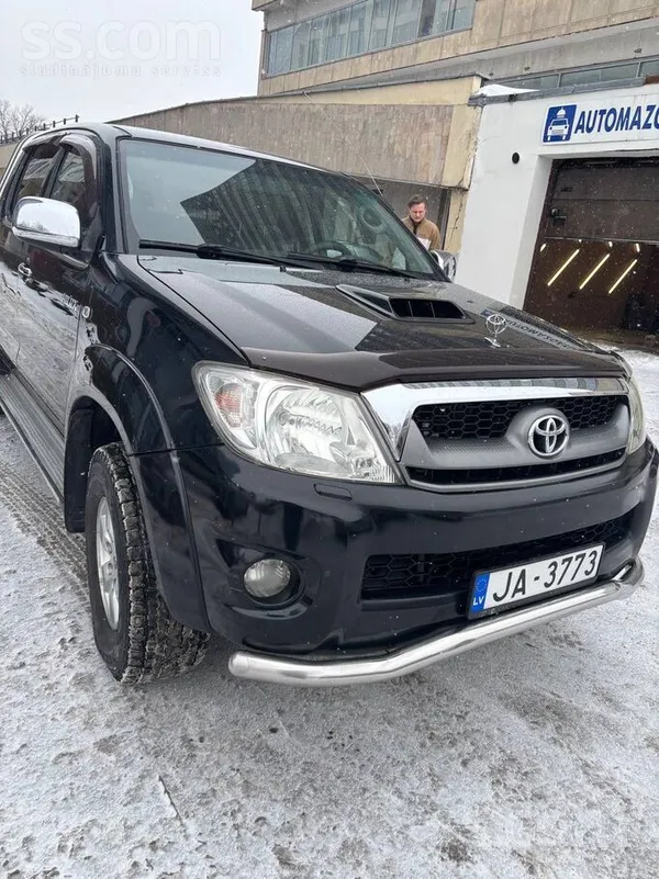 Toyota Toyota Hilux 2010. gada 2.5 D-4D 