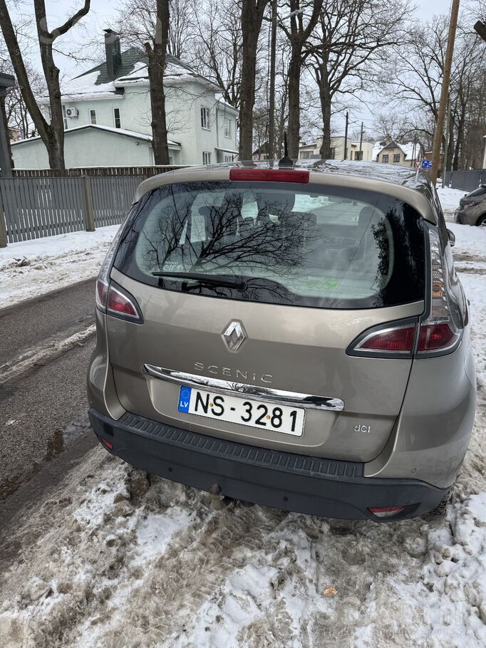 Renault Pārdod mašīnu standarta komolektācijā , Papildus i