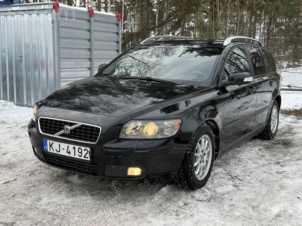 Volvo Pārdodas Volvo V50 ar 1.6 dīzeļa dzinēju. 