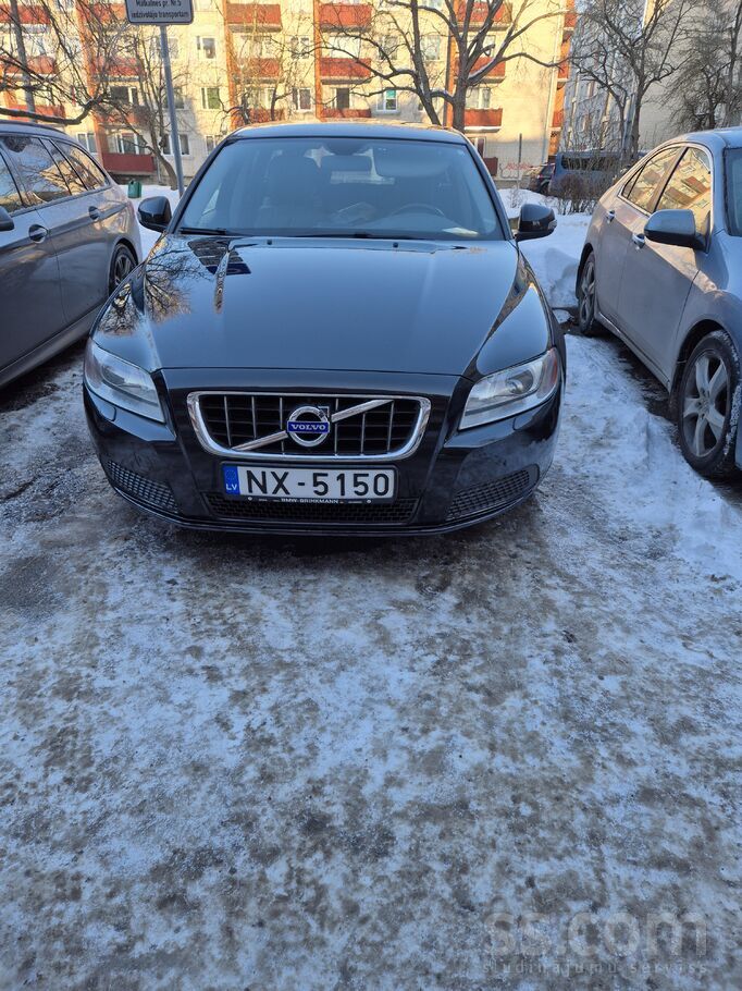 Volvo Tiek pārdots komfortabls Volvo V70 Benzīns/gāze(Lp
