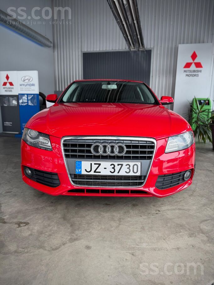 Audi Pārdod Audi A4 ar 1.8 litru benzīndzinēju un autom