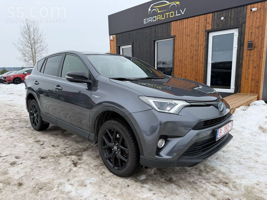Toyota Rav 4, 2.5 Hybrid E-Cvt. Automašīna Latvijā nav eksplutēta. 

Teica