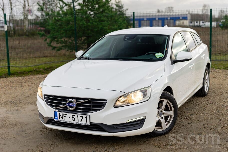 Volvo Volvo V60 ar 2.0 litru dīzeļdzinēju un automātisko