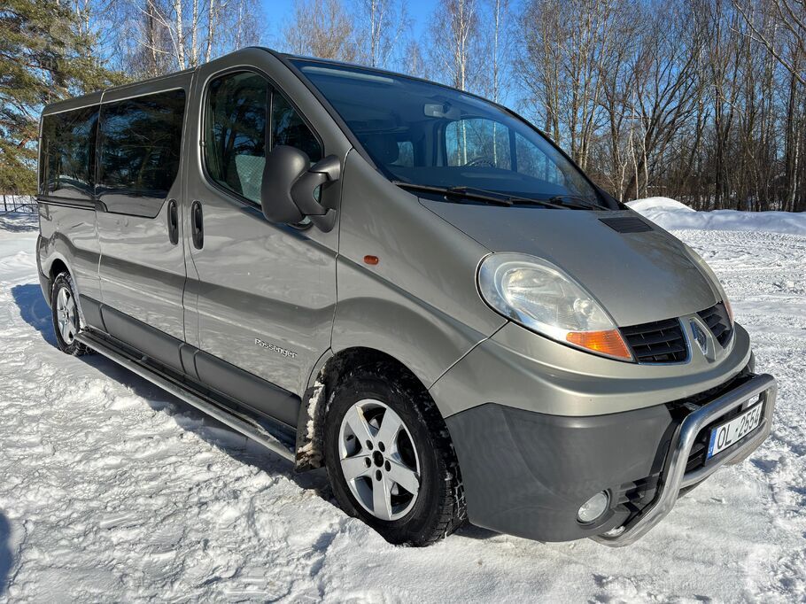 Renault Tikko ievests Renault Trafic Passenger 2.5 Cdti(10