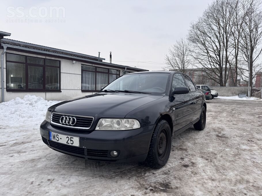 Audi Audi a4 1.9tdi 66kw vecais labais sūkņa motors.