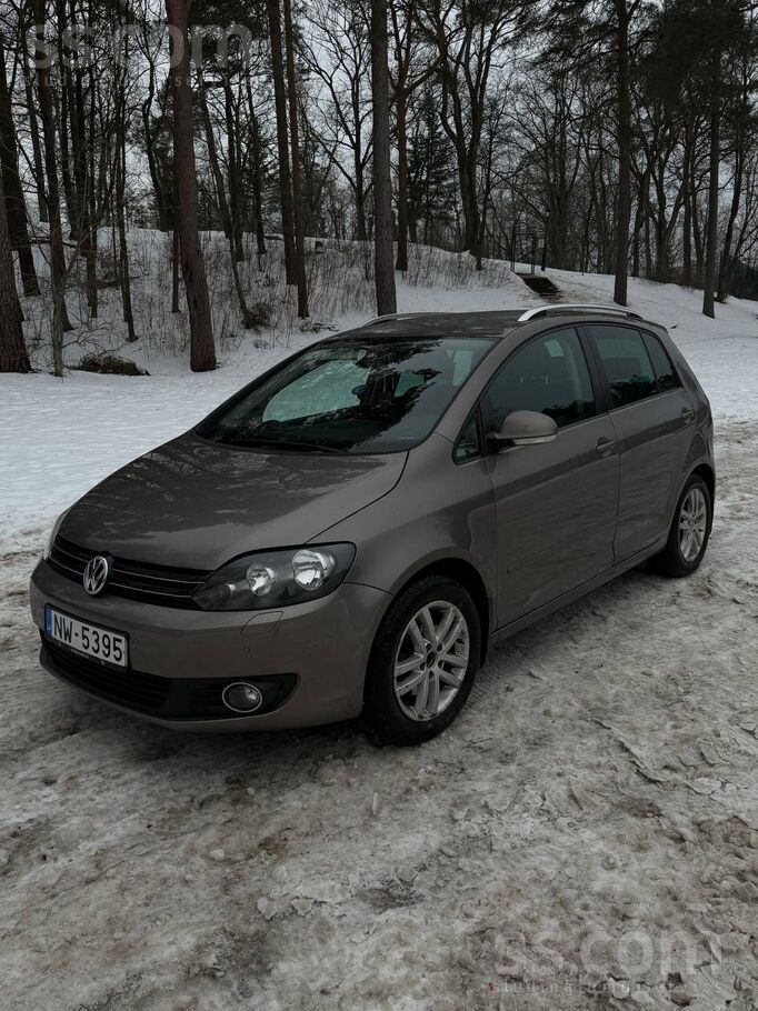 Volkswagen Golf Plus, 2012. gads uzticams un kopts pilsētas auto ar tīru vēs