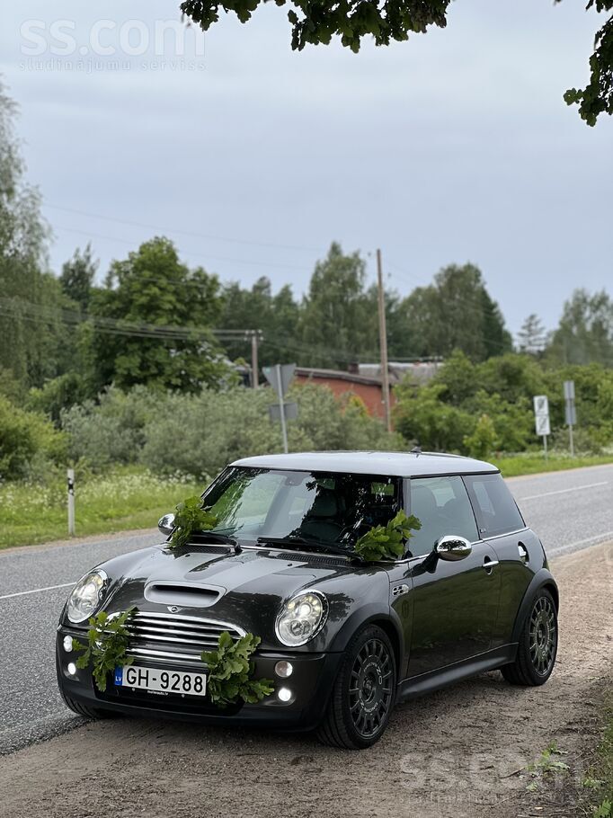 Mini Pārdodu uzturētu Mini Cooper S “Park Lane” komplek