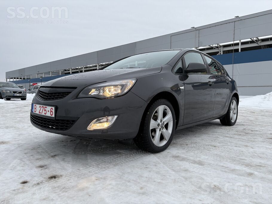 Opel Opel Astra 1.4.i benzīns 74Kw & 100 Hp/zs, pirmā r