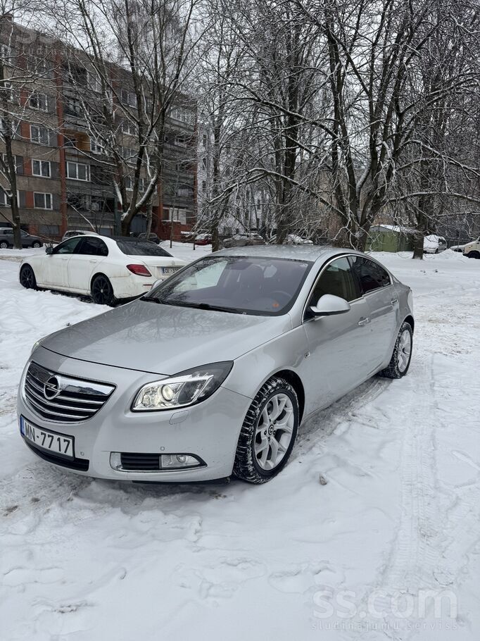 Opel Pārdodu 2009. gada Opel Insignia Sport. Automašīna