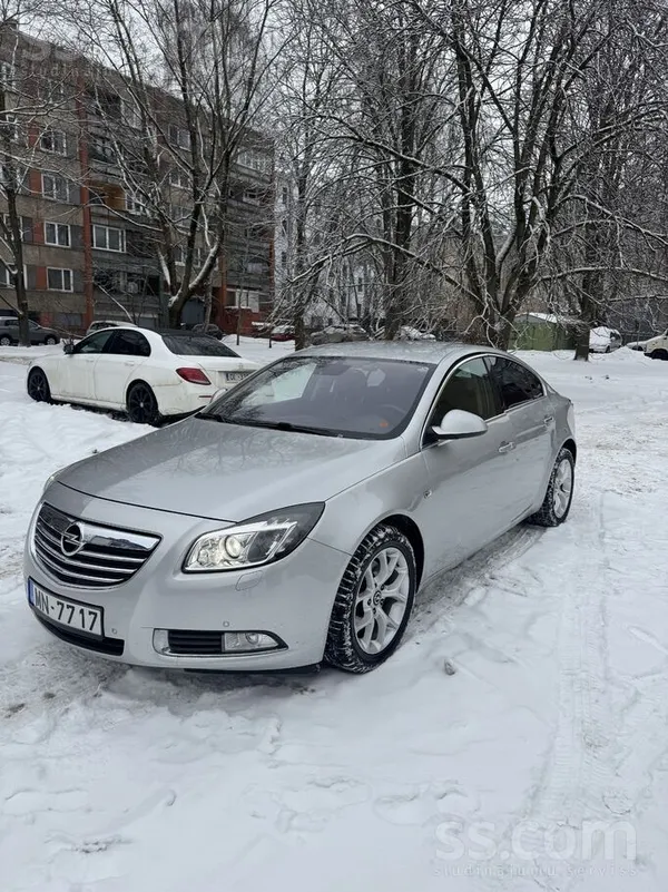 Opel Pārdodu 2009. gada Opel Insignia Sport. Automašīna