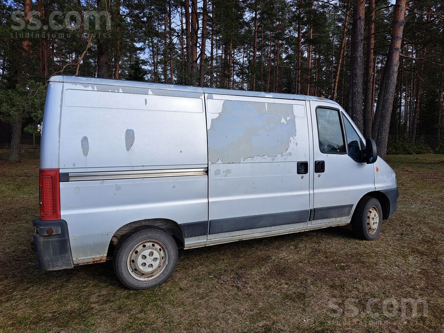 Fiat Ducato
2, 3 TD
Pilna masa 2900 kg (Vinjete nav vajadzīga)

Busiņš r