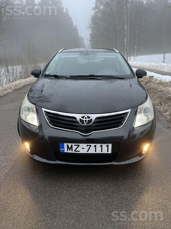 Toyota Pārdodu Toyota Avensis 2.0 D4D (93kw). Auto Labā S
