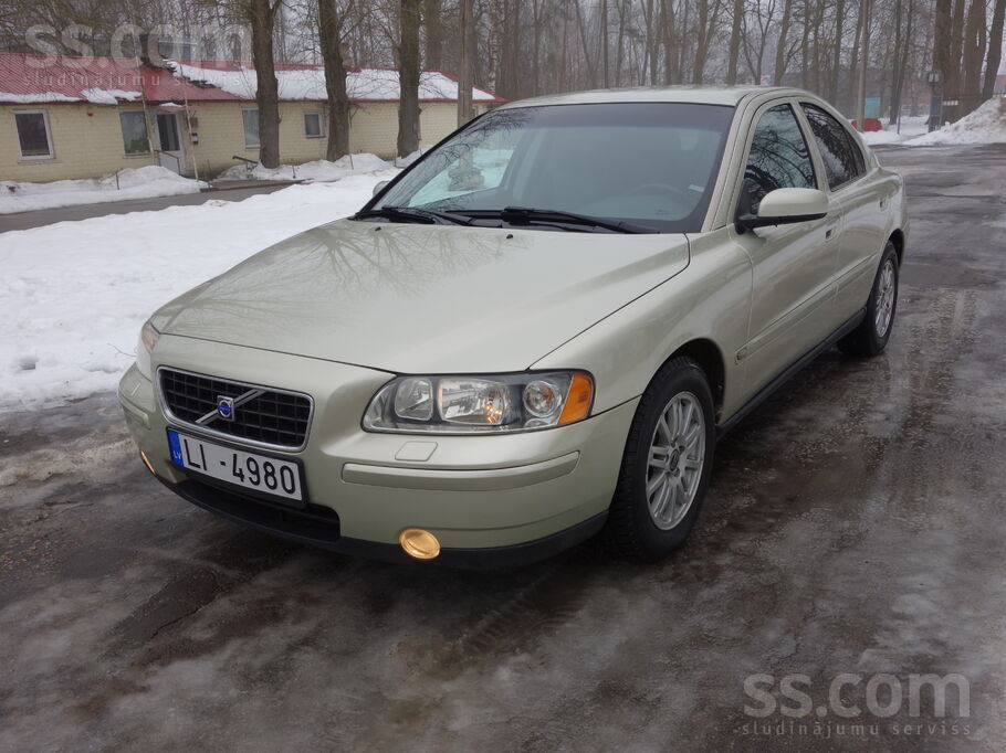 Volvo Volvo S60. R-Design. 2.4i. 103kw. -140лс. Facelift