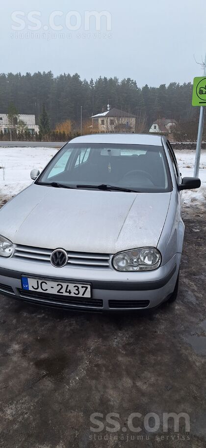 Продаю гольф находиться в Иманте. Мотор работает без нареканий, заводиться о