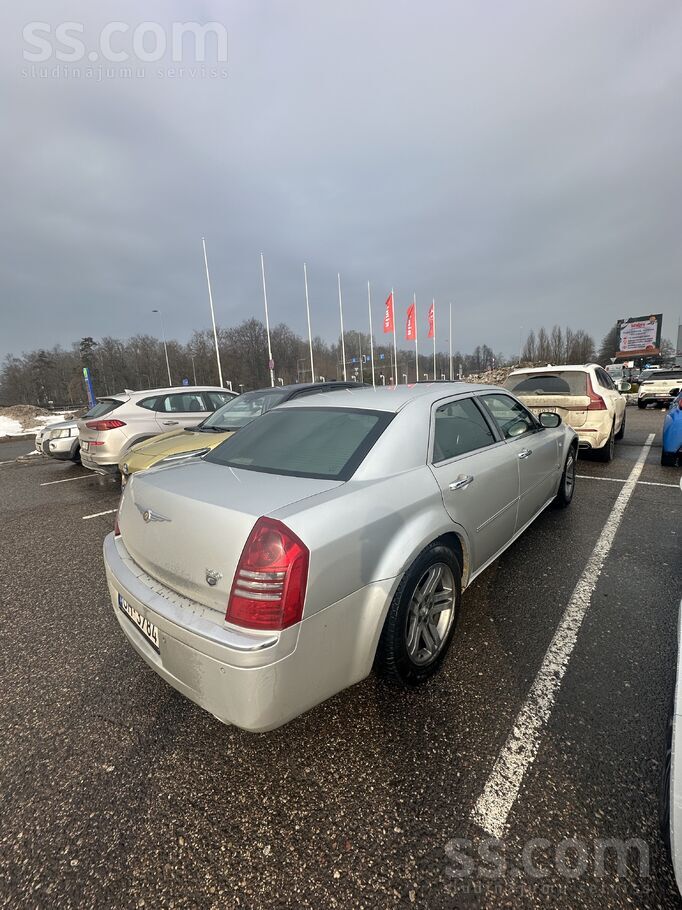 Chrysler Pārdod labā tehniskā stāvoklī, motors kārba strādā