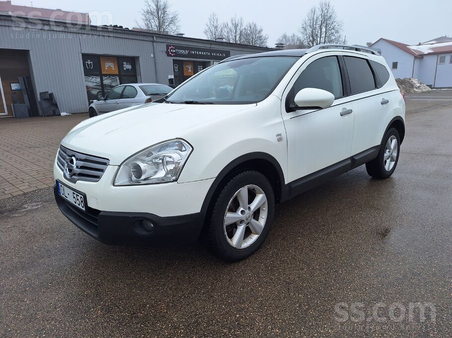 Auto ļoti labā stāvoklī garais ar septiņām vietām. Var mainīt pret ko lētu.