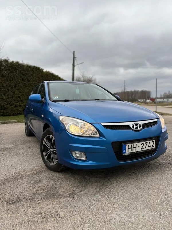 Hyundai Hyundai I30 ar 1.6 litru dizeļdzinēju un ar automā