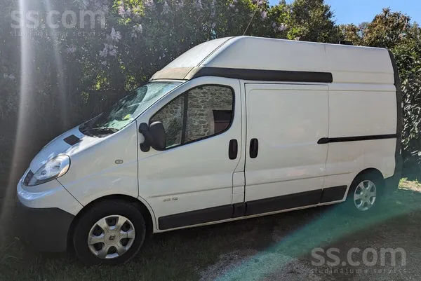 Renault Pārdod Renault Trafic 2.0hD