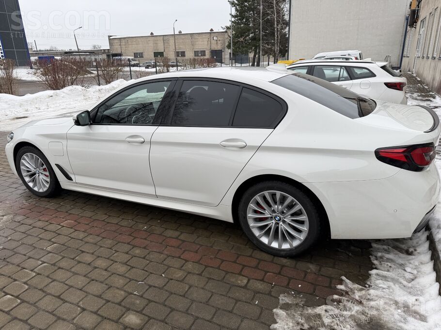BMW Apple Carplay, Lāzer diožu gaismas, serviss tiek v