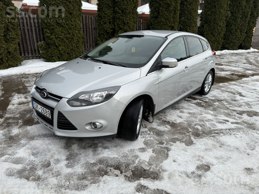 Ford Pārdodu 2013. gada Ford Focus ar ļoti labu komplek