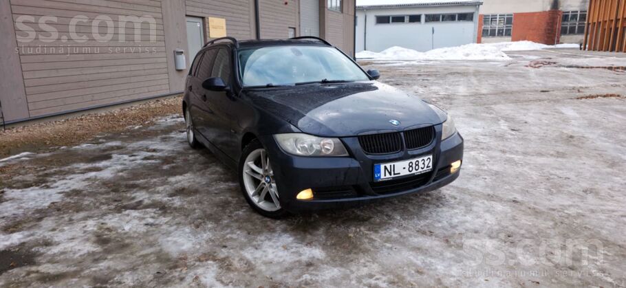 BMW Pārdod ikdienas auto BMW 320i 105kw, Carbonschwarz