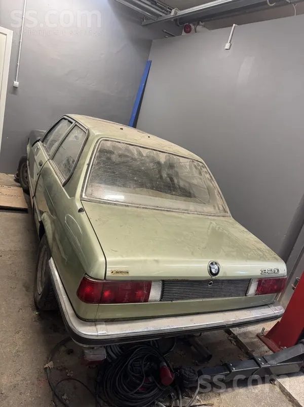 BMW Nesteidzīgi pārdošu facelift e21 320i 6cyl karbura