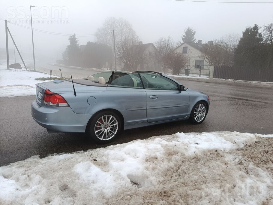 Automašīna ievesta tikko no Beļģijas. Volvo C70 ar 2.4 D5 5.cilindru dzinēju