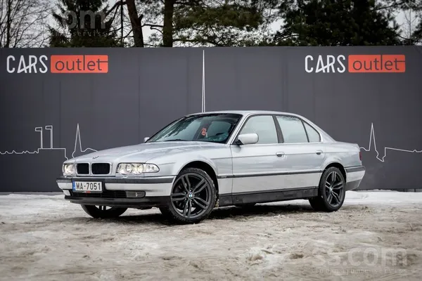 BMW BMW 728 ar 2.8 litru benzīnmotoru un automātiski t