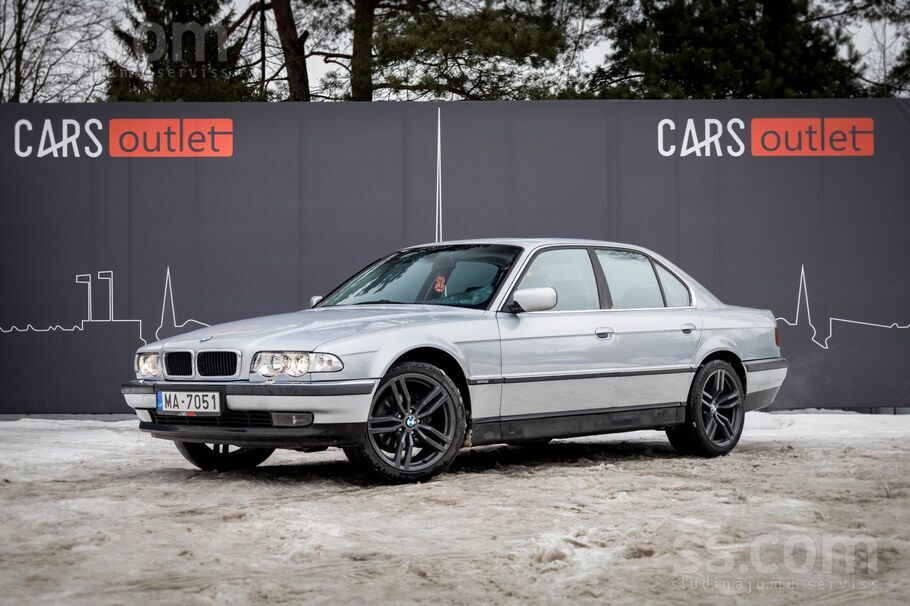 BMW 728 ar 2.8 litru benzīnmotoru un automātiski transmisiju. 

-El. regul