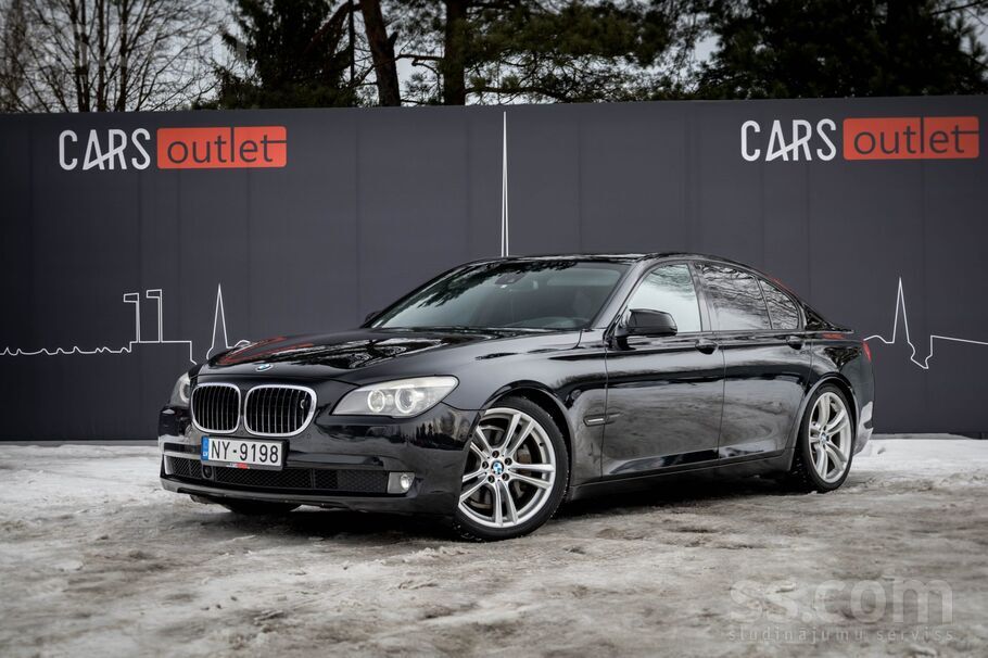 BMW BMW 740 ar 3.0 dīzeļdzinēju un automātisko transmi
