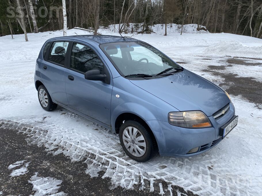 Chevrolet Vienkāršs, bet uzticams auto ar labi saglabātu sal