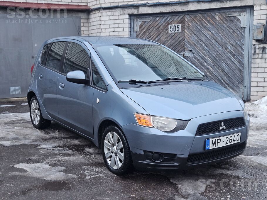 Продаю надежный и экономичный Mitsubishi Colt в очень хорошем техническом и